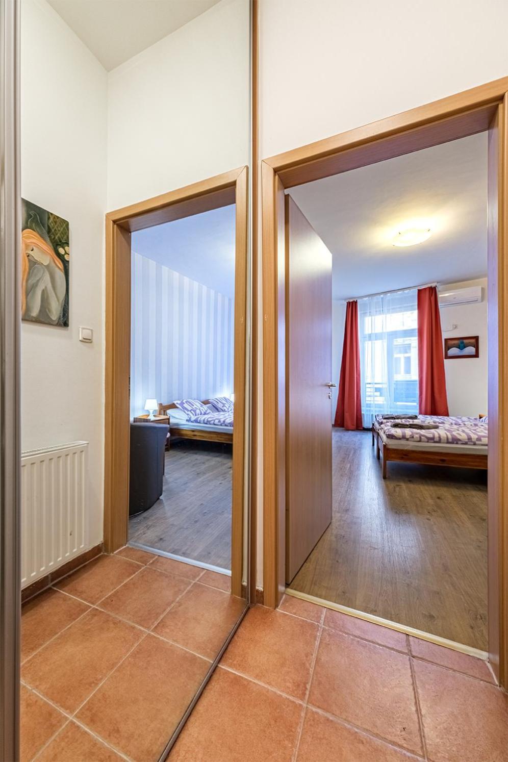 At The Synagogue - Jewish Quarter Apartment *