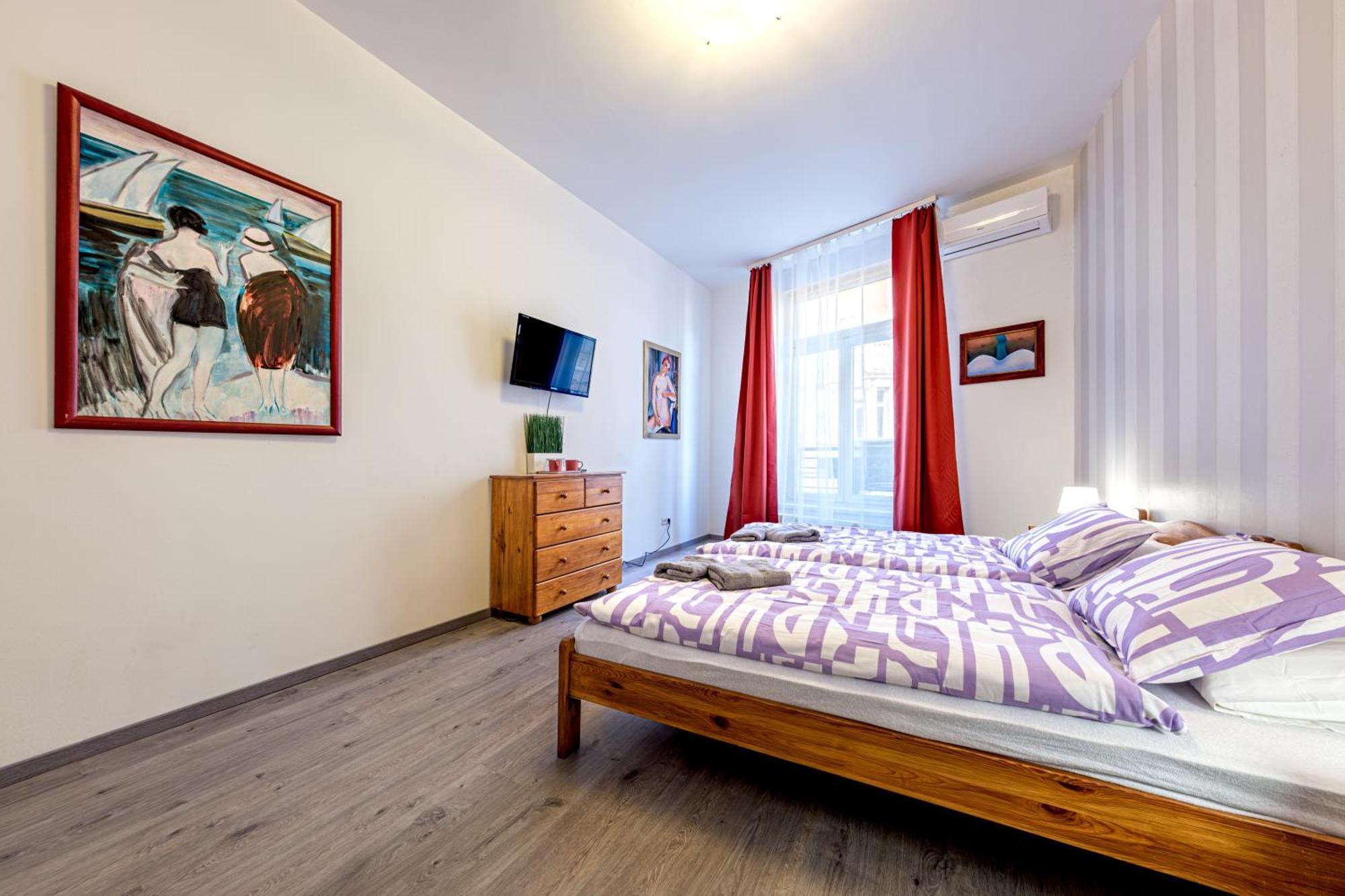 At The Synagogue - Jewish Quarter Apartment *
