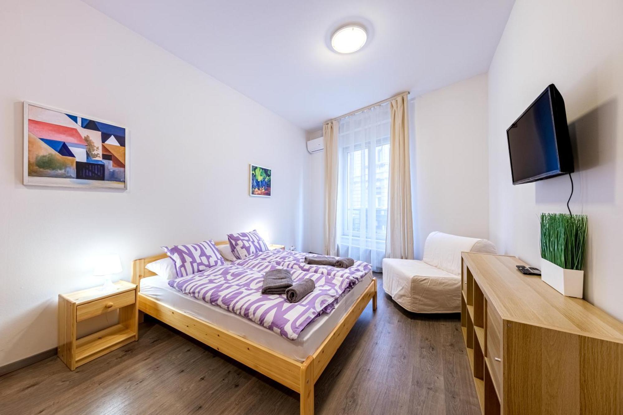At The Synagogue - Jewish Quarter Apartment